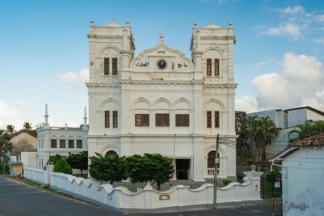 Elegant colonial architecture in Galle, Sri Lanka, showcasing Baroque influence.